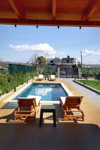 Modern Villa Near the Beach: Comfort and Tranquility for Endless Vacations