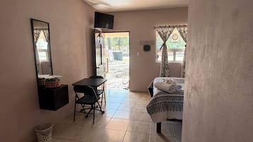 Family Single Room, Multiple Beds | Free WiFi