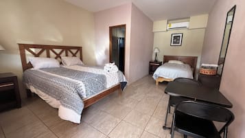 Family Single Room, Multiple Beds