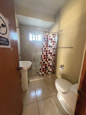 Room | Bathroom - Hacienda Barrancas del Cobre Hotel (Urique)