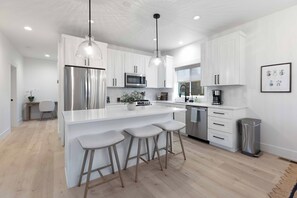 Private kitchen - Minutes to Downtown! New Garden District Clean & Spacious Home (Coeur d'Alene)