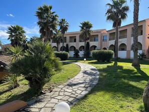 Property grounds - Paradise seaside T2 with pool (Linguizzetta)