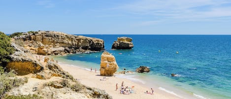 Beach nearby, sun-loungers, beach towels