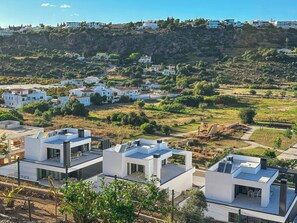 Exterior - BnB Homes Villa Verde with 4 bedrooms Pool, Marina View, BBQ & Landscape garden (Albufeira)