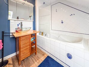 Hair dryer, towels, shampoo, toilet paper - La Maison du Lac - La Brochardière (La Ferté-Macé)