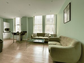 Standard Apartment | Living area | 40-inch LED TV with cable channels - Beautiful 2 bed Flat in City Centre (Sheffield)