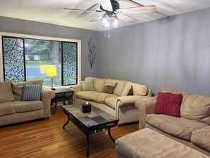 Smart TV, printers - Comfortable Lewiston Home! 1 Block from Boat Launch, 7 Blocks LCSC, Dogs Welcome (Lewiston)