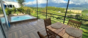 Private Home with Jacuzzi in Colombia's Coffee Region, Eje Cafetero
