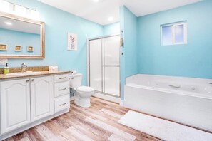 Bathroom - Stunning home with Canal Views, Game Room, Furnished Deck, Hot Tub & Patio (Union)