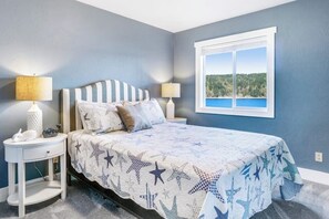 Room - Stunning home with Canal Views, Game Room, Furnished Deck, Hot Tub & Patio (Union)