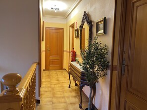 Interior - LOS HENARES 3, For getaways with family and friends. Nature and Leisure. (Olombrada)