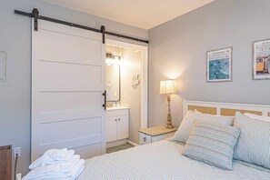 WiFi, bed sheets - Bayview Condo Short Walk to Beach (Ocean City)