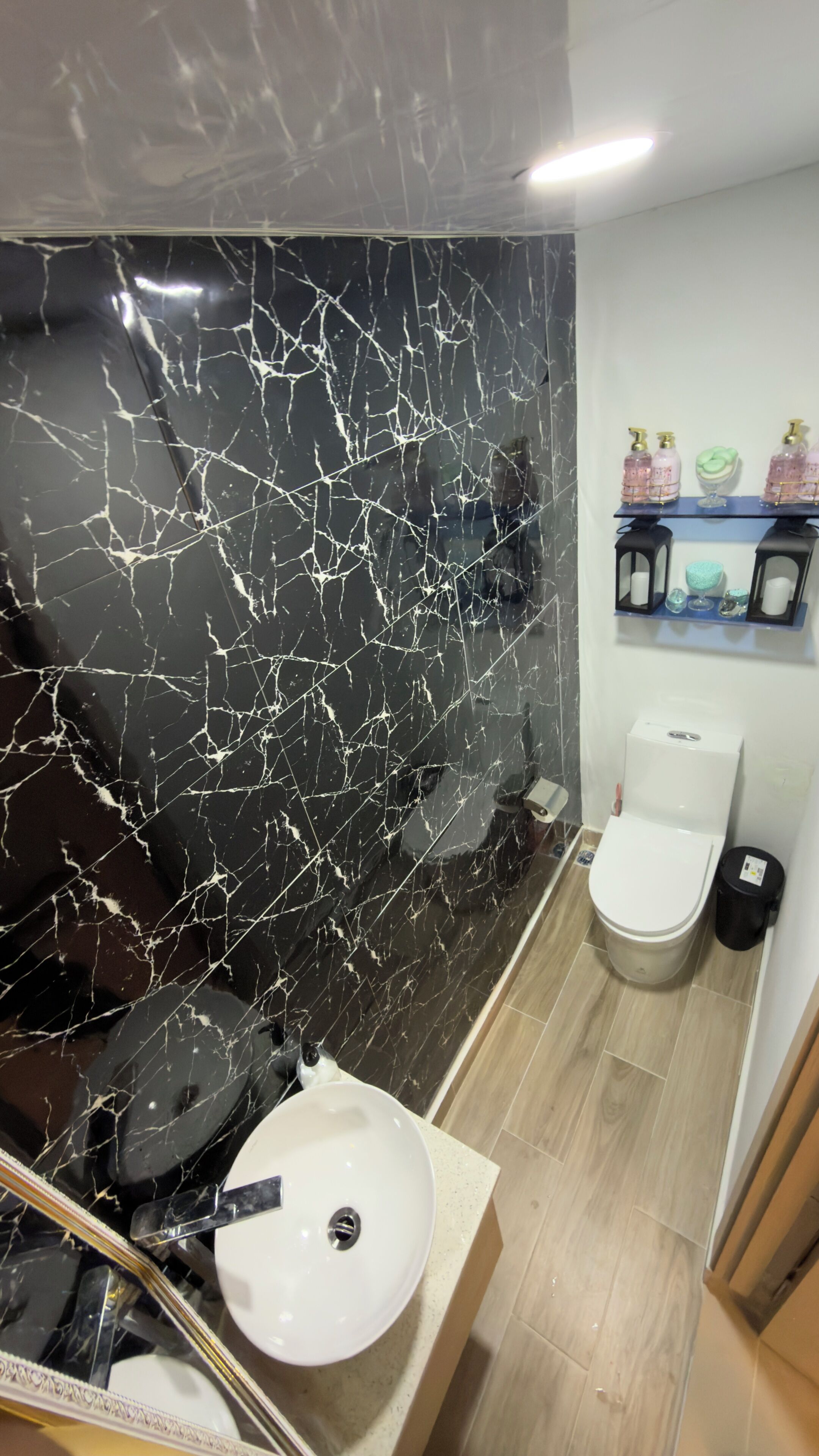 Dusche, Handtücher, Toilettenpapier