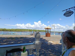 Terrace/patio - Comfortable suite 30 meters from the beach. Clean river, mangroves, clean air, clean waters. (Canavieiras)
