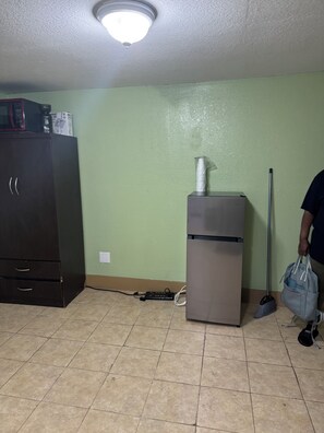 Interior - Gorgeous studio with AC in vibrant Miami Gardens. Near Hard Rock Stadium. (Miami Gardens)