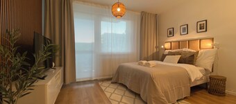 nook | Airport Apartments D209