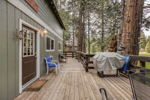 Terrace/patio - Fantastic Family Getaway cabin in Shaver Lake perfect for making family memories (Shaver Lake)