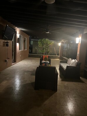Terrace/patio - 3/3 house superb Miami Gardens with Stunning backyard  vibes to relax. (Miami Gardens)