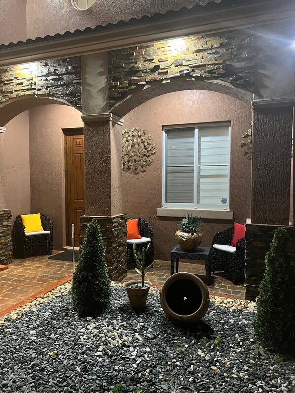 Terrace/patio - 3/3 house superb Miami Gardens with Stunning backyard  vibes to relax. (Miami Gardens)