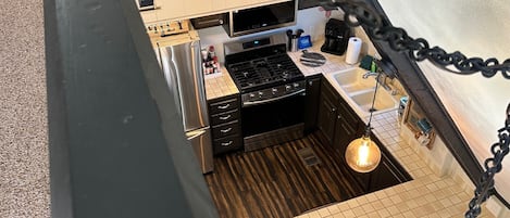 Oven, stovetop, dishwasher, toaster