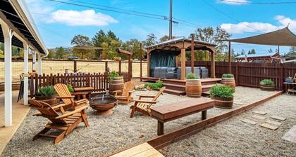Vintage Vine Retreat w/ Private Studio ~walk Dtwn!