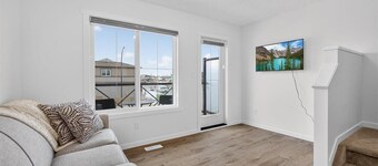 Modern 3BR Townhome ★ Garage ★ Self Check-In ★ Workspace