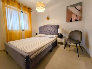 2 bedrooms, iron/ironing board, WiFi, bed sheets - Unique by iulia (Oropesa del Mar)