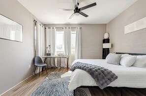 4 Schlafzimmer, Schreibtisch, Bügeleisen/Bügelbrett, kostenloses WLAN