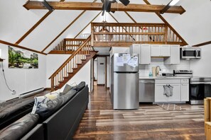 Interior - Cozy Pocono Chalet with hot tub (Coolbaugh Township)