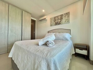 Apartment, 1 Bedroom, Accessible, Smoking - Palmetto Sunset Ocean Front Cartagena Laguito 2903 (Cartagena)