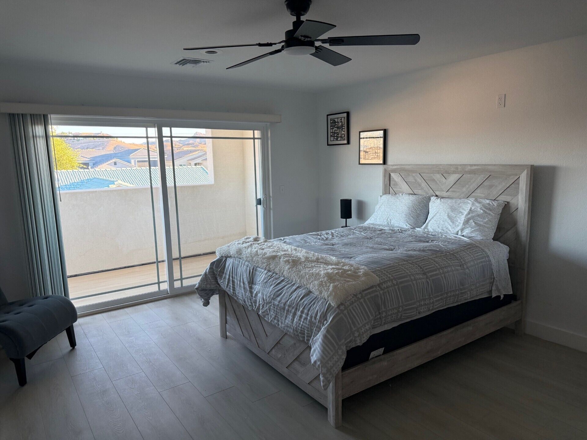 5 bedrooms, bed sheets