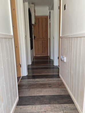 Interior - Morwenna Surf Chalet (Phillack)