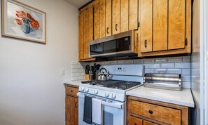 Private kitchen - The Dugout 3BR - Backyard & Game Room! (Woodstock)