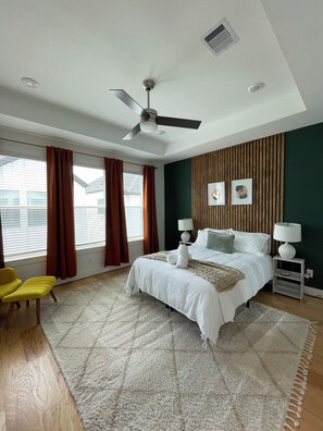 Room - Luxury Houston Home, Centrally Located, Up to 7 Guests (Houston)