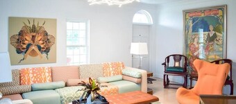 Beautiful 3-bedroom house in Abaco just minutes walk to Marina, Beach, & Turtles