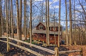 Exterior - MTN views - Sleeps 10 - Large Kitchen & Living Room - Great Family Retreat (Ellijay)