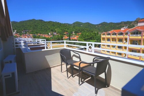 Havuzlu Geniş 1+1  Ev konforunda Tatil Muğla Marmaris