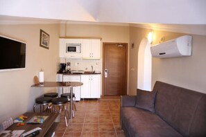 Living area - Havuzlu Geniş 1+1  Ev konforunda Tatil Muğla Marmaris (Muğla)