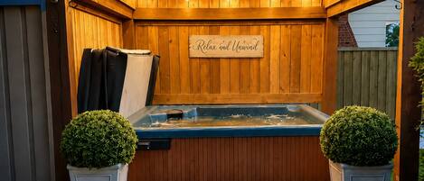 Baignoire à remous extérieure