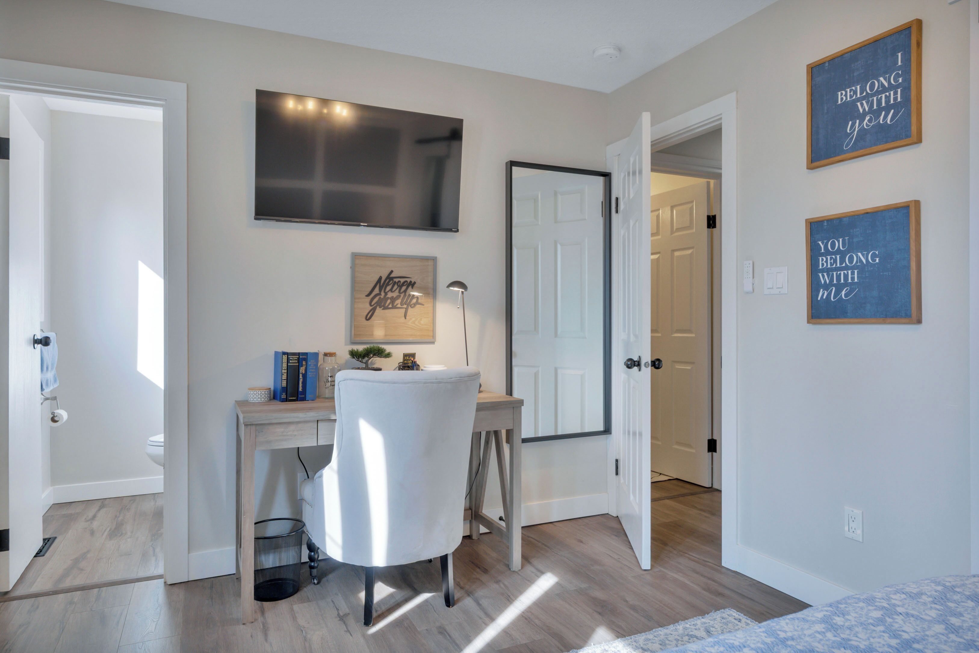 3 bedrooms, desk, iron/ironing board, free WiFi