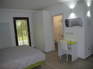 Iron/ironing board, WiFi, bed sheets - Dear Pace in the hills (Montefiore Conca) a few kilometers from the sea. (Emilia-Romagna)