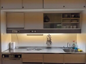 Oven, stovetop - Stay in the Barbican! Quiet, peaceful studio (London)