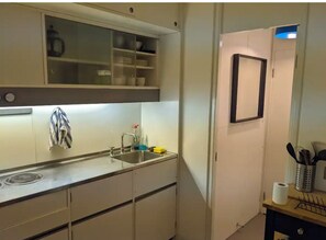 Private kitchen - Stay in the Barbican! Quiet, peaceful studio (London)