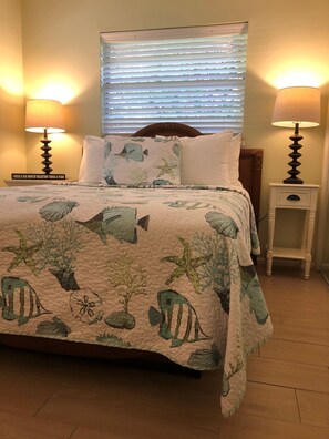 3 bedrooms, iron/ironing board, WiFi, bed sheets - Areas Best Value - Private - Near all attractions- Secure and Immaculately Clean (Nokomis)