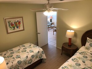 3 bedrooms, iron/ironing board, WiFi, bed sheets - Areas Best Value - Private - Near all attractions- Secure and Immaculately Clean (Nokomis)