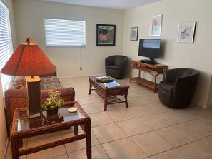 TV - Areas Best Value - Private - Near all attractions- Secure and Immaculately Clean (Nokomis)