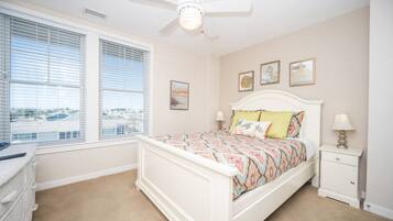 4 Schlafzimmer, Bügeleisen/Bügelbrett, Reisekinderbett, WLAN
