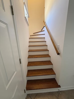 Interior - Close to the Oxford Square! Quiet condo close to everything Oxford has to offer (Oxford)