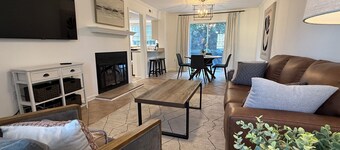 Close to the Oxford Square! Quiet condo close to everything Oxford has to offer