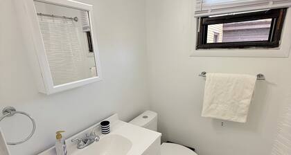 Peaceful 1-bedroom apartment in charming Pittsburgh for your stay